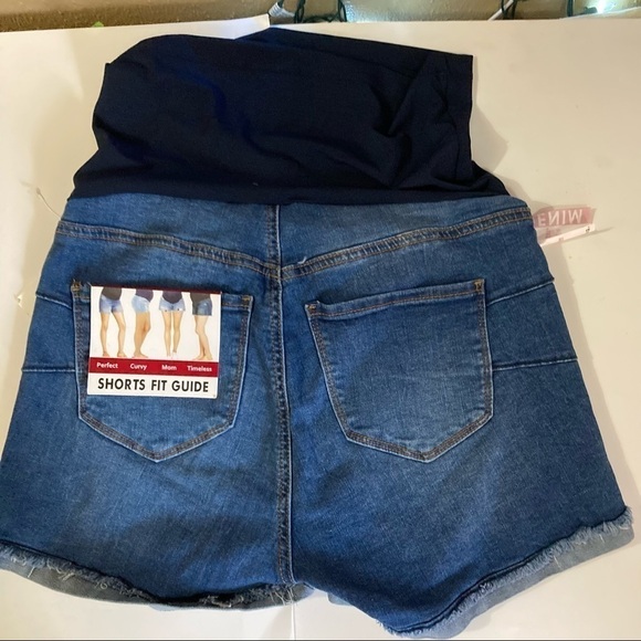 S.O.N.G maternity curvy jean shorts - Picture 2 of 8
